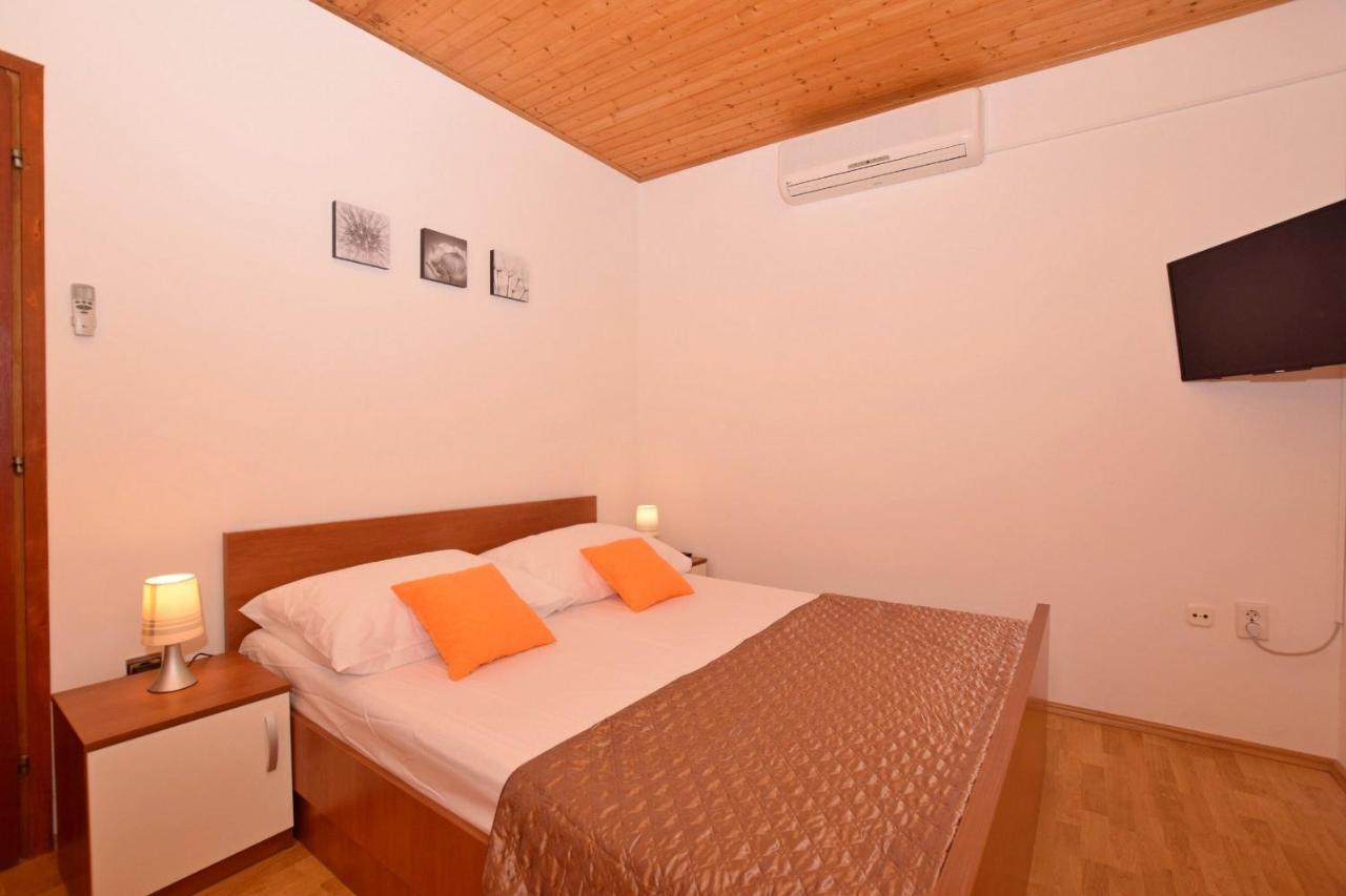 Apartments Andrija Pirovac Eksteriør bilde